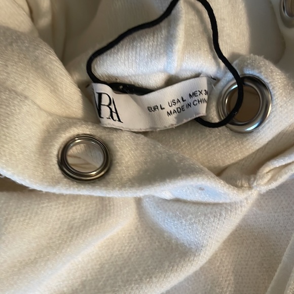 White Zara Sweater Hoodie Used Size Lrg - Picture 3 of 3